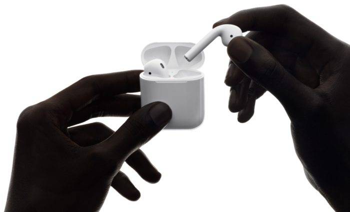 Apple sprawdza komunikat o nagrywaniu AirPods